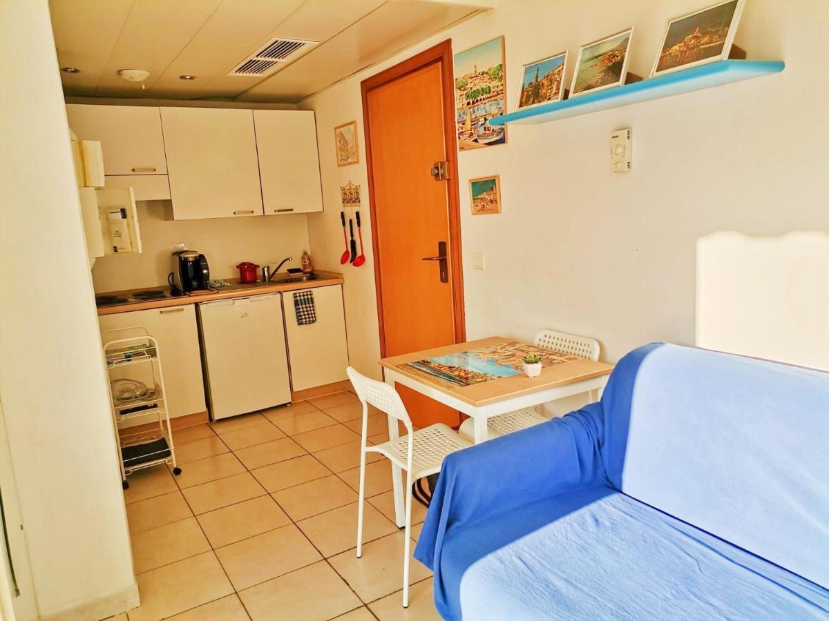 Menton Bord De Mer Studio Calme Avec Balcon, Ascenseur, Climatisation, Ideal Location Quiet Near Sea, Balcony, Elevator, Ac Exterior foto